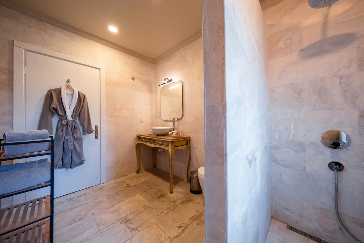Deluxe Rooms 5