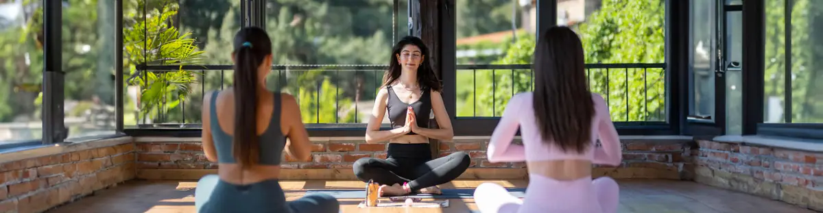 Yoga — Manici Kasrı